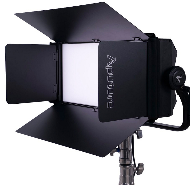 Aputure Nova P600c Barn door